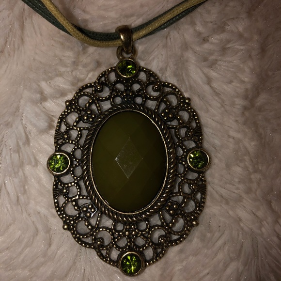 PENDANT NECKLACE - Picture 1 of 4